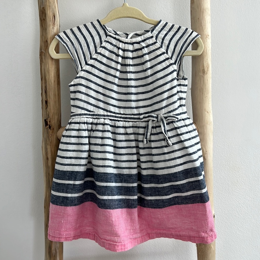 Carter’s Baby Girl Dress Size 9 months